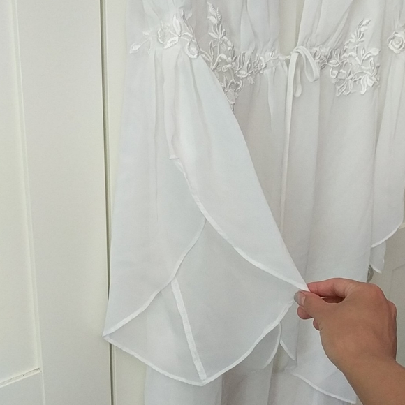 Sheer White La Vie En Rose Robe/Kimono - Picture 5 of 8